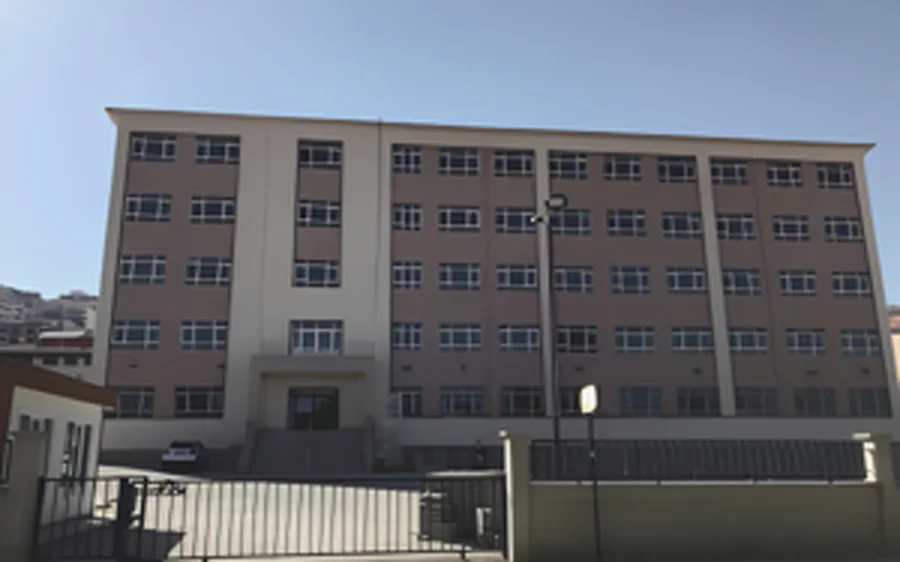 Ankara Keçiören Atapark İmam Hatip Lisesi binasının dış cephe görünümü
